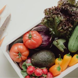 Caja grande de frutas y verduras